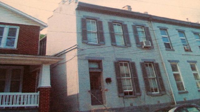 1st image of 214 W Second St