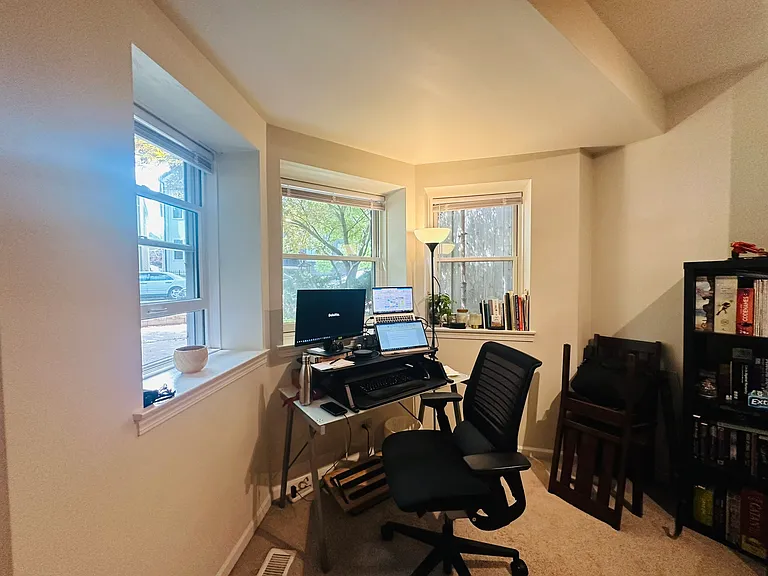 1252 W Nelson St #G — Photo 4