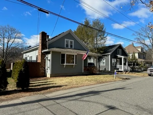 53 James St, Agawam, MA 01001
