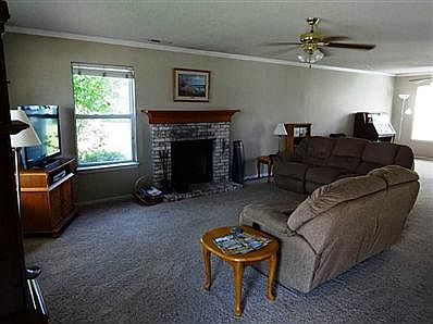 2nd image of 13 Wyndham Dr