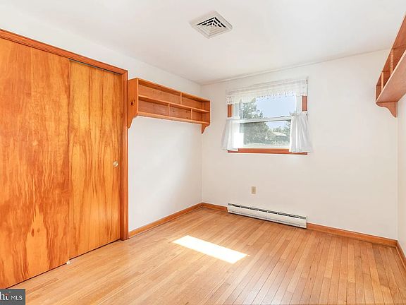 3rd image of 5102 Irene Dr #1