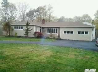 112 Maple St, Medford, NY 11763
