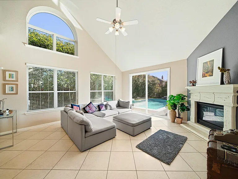 27406 Starlight Canyon Ln — Photo 1