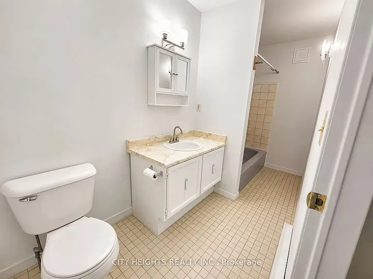 1102 Langlois Ave — Photo 16
