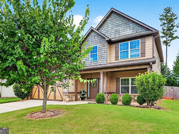 2nd image of 217 Cliffhaven Cir