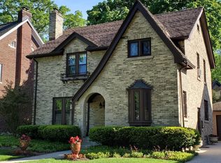 4717 N Cumberland Blvd, Whitefish Bay, WI 53211