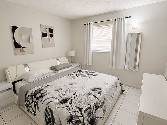 3rd image of 5771 SW 36th Ct #305