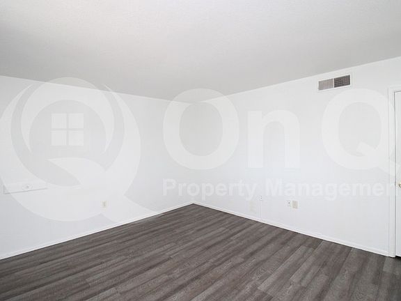 4th image of 3102 E Cicero St #202