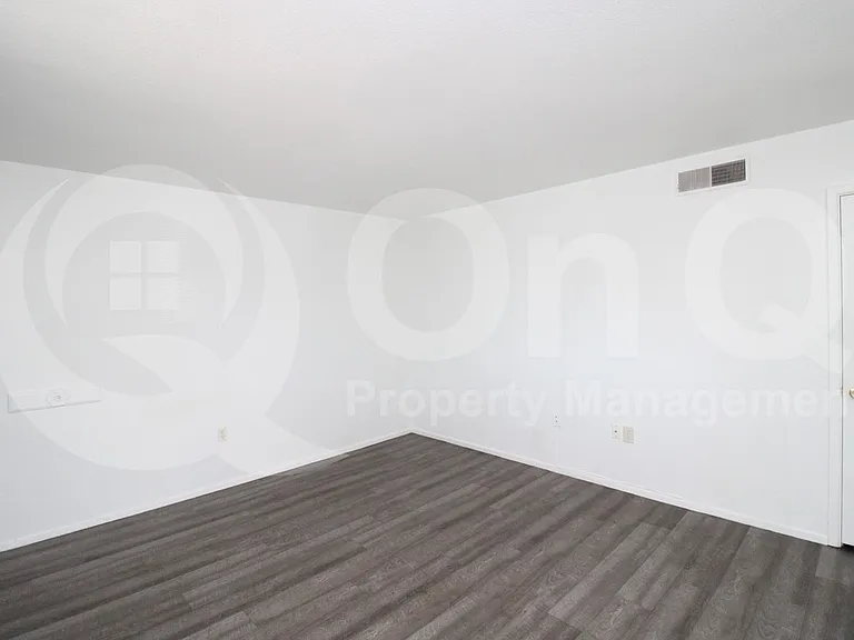 3102 E Cicero St #202 — Photo 4
