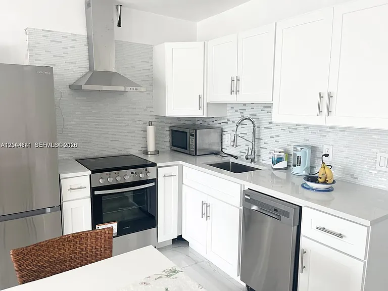 340 Oakridge S #340 — Photo 8
