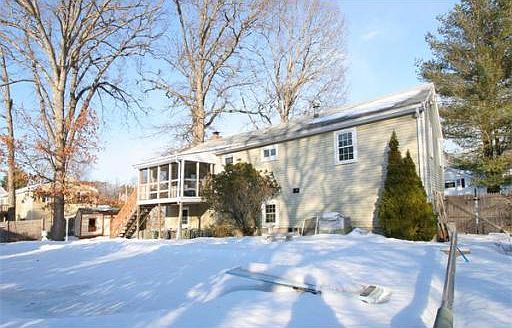 4th image of 16 Elizabeth Ln