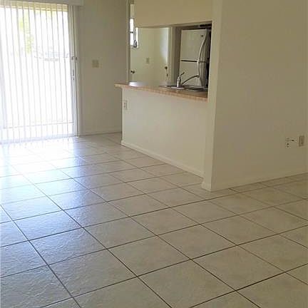 3rd image of 120 Trafalgar Pkwy #4