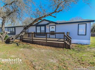 22702 Red Mountain Dr, Elmendorf, TX 78112
