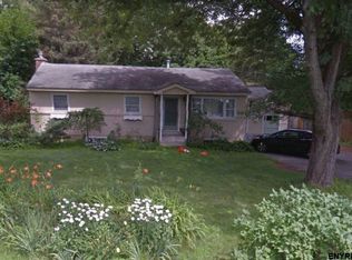 18 Benedict St, Saratoga Springs, NY 12866