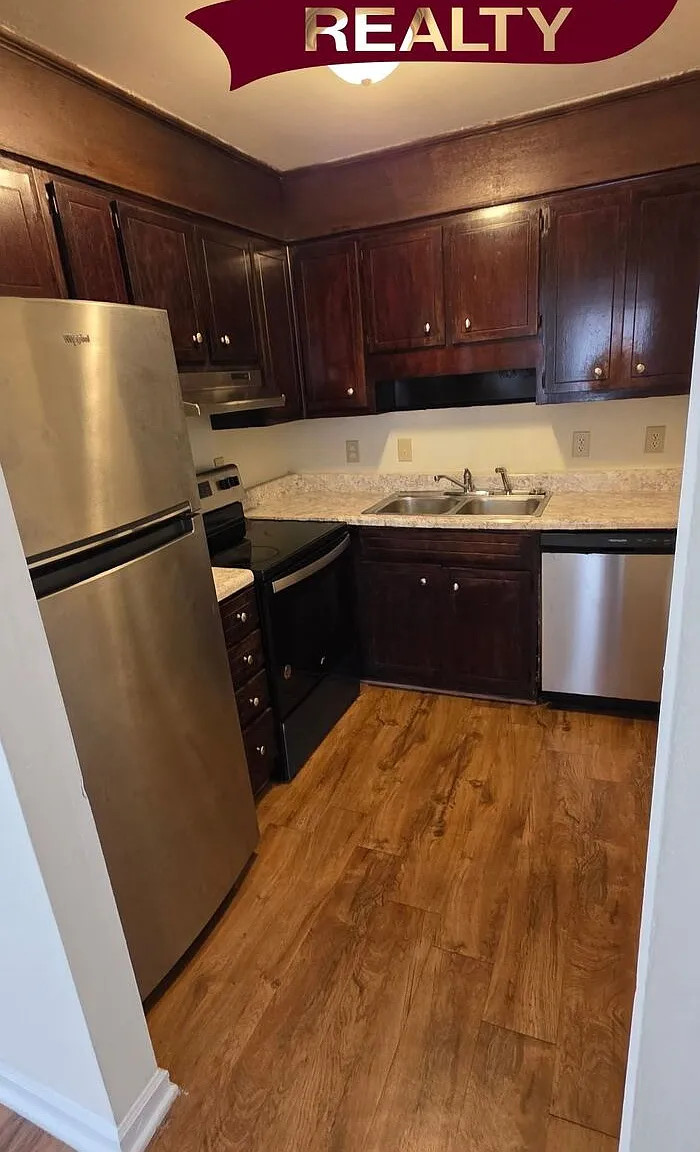2 bed, 1.0 bath, $850 — Photo 4