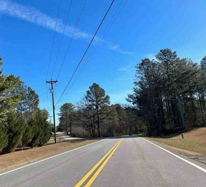 Exterior Neighborhood (street photo)