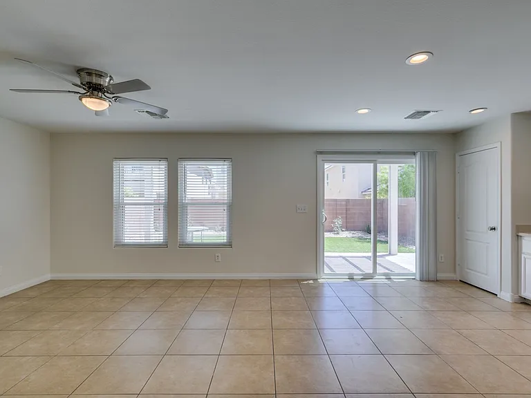 8660 Painted Horseshoe St — Photo 25