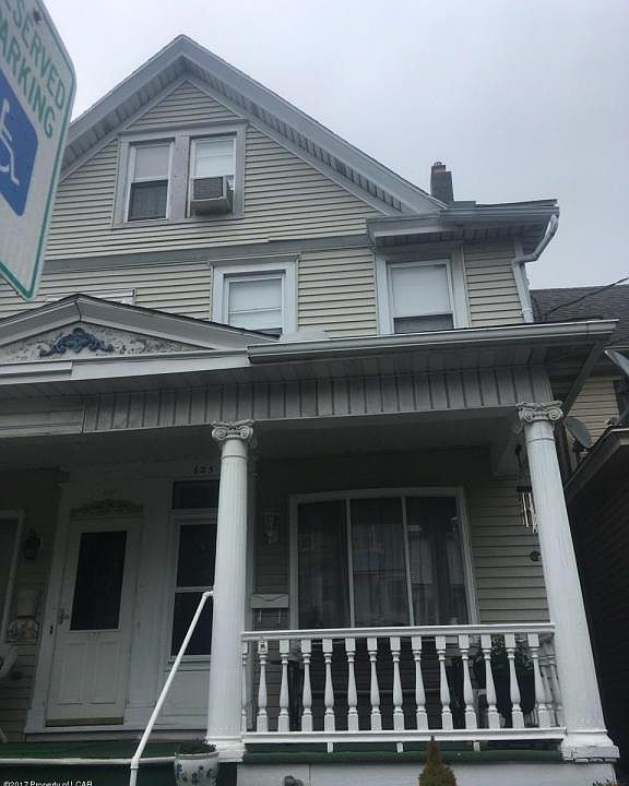 2nd image of 625 N Laurel St
