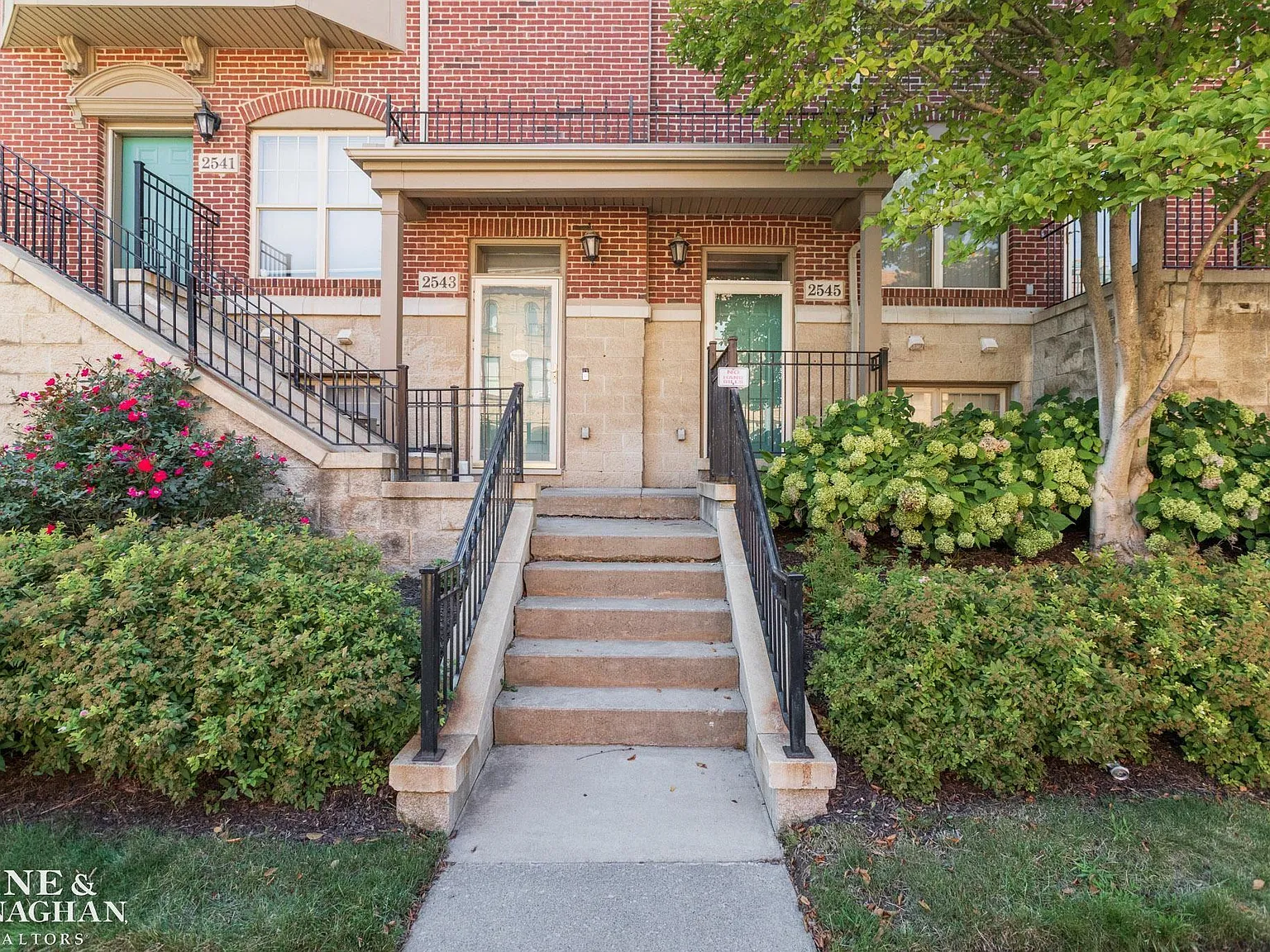 2 bed, 2.0 bath, 2155 sqft, $3,400 — Photo 2