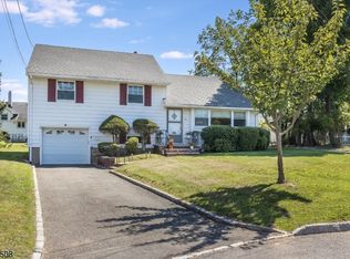 78 Grissing Ct, Cedar Grove, NJ 07009