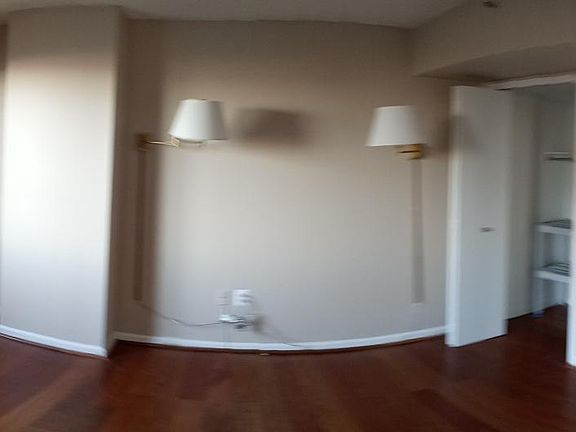 4th image of 1300 Crystal Dr APT 905