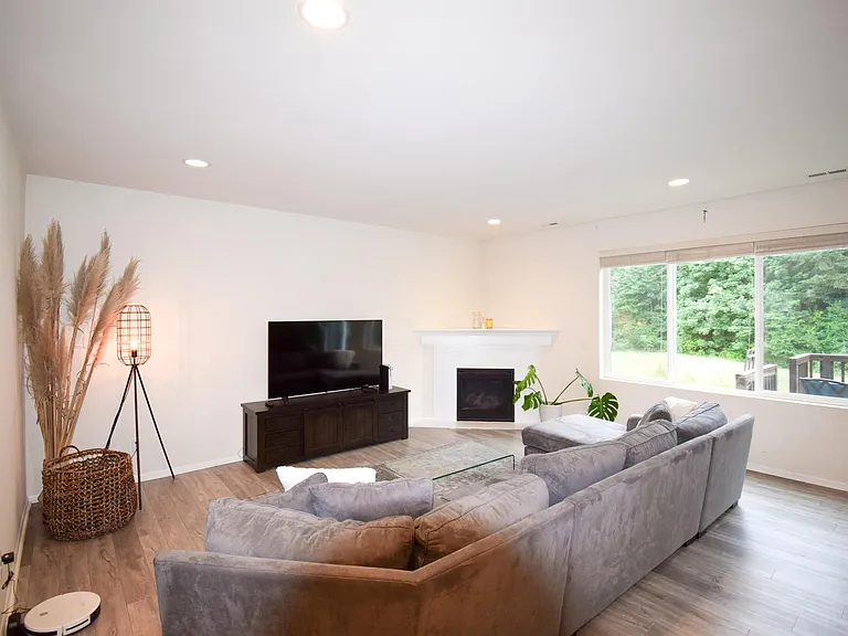 4721 Joppa St SW — Photo 9