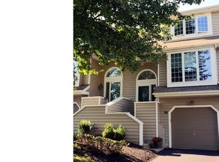 28 Cabot Ct, Chesterbrook, PA 19087