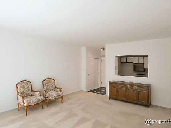 Kitchen / Living Room