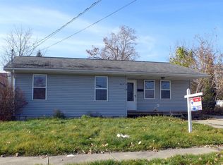 409 Lincoln St, Fenton, MI 48430