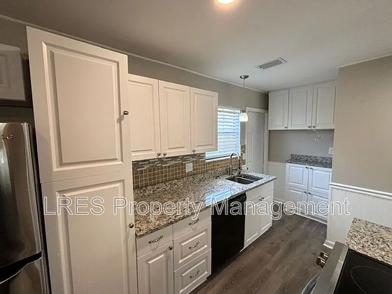 517 Carambola Ave — Photo 8