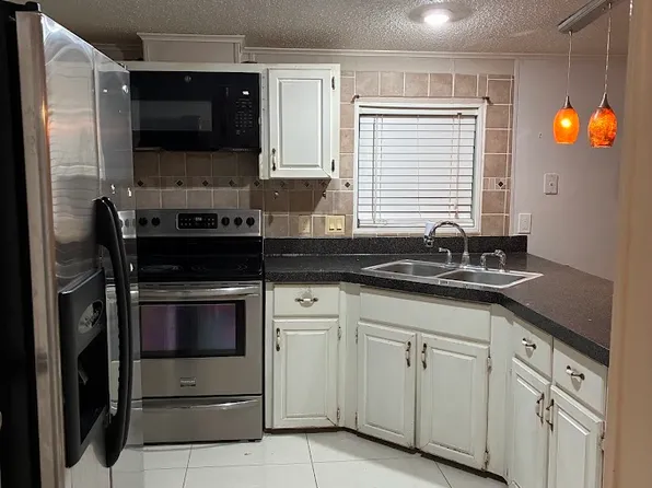 9066 Bayou Dr #183, Tampa, FL 33635