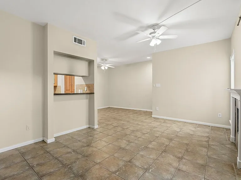 2025 Augusta Dr #605 — Photo 6