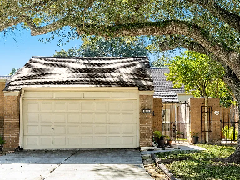 1814 Veranda Dr — Photo 1