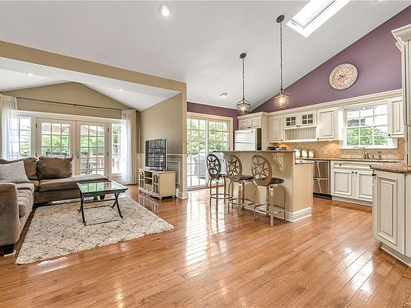 5th image of 18 Green Ln