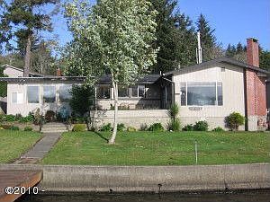 1st image of 752 NE Lake Dr