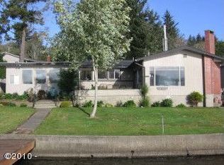 752 NE Lake Dr, Lincoln City, OR 97367