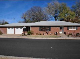 124 E 3rd St, Valley Center, KS 67147