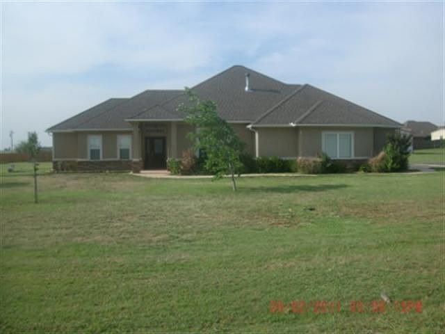 2nd image of 150 NE Sunset Dr