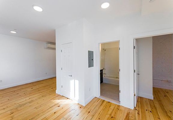 5th image of 109 Audubon Ave #3A