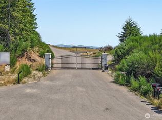 218 High Bank Ln, Woodland, WA 98674