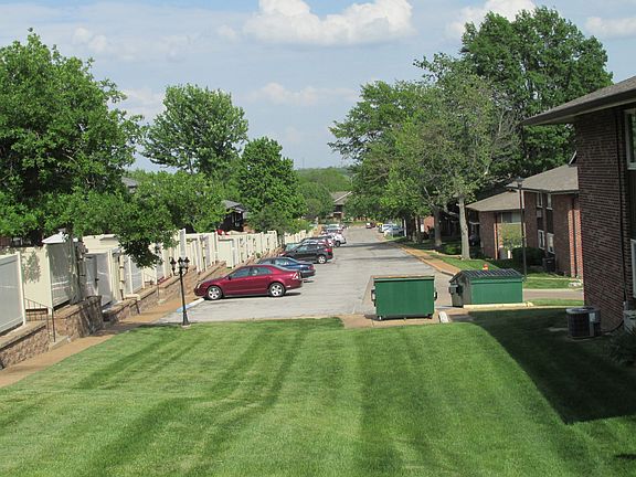 4th image of 9176 Villaridge Ct