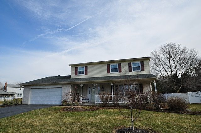 1st image of 450 Dogwood Ln