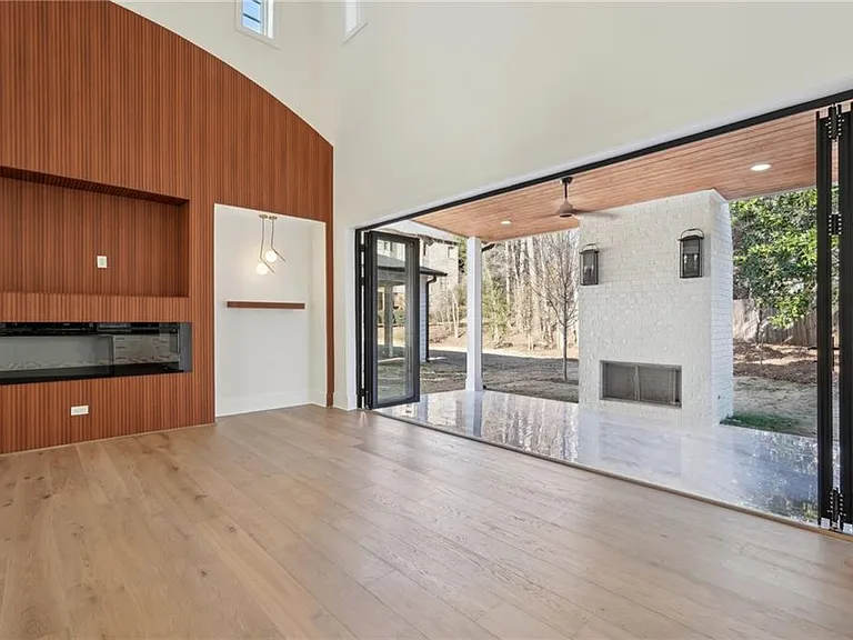 120 Thome Dr — Photo 25