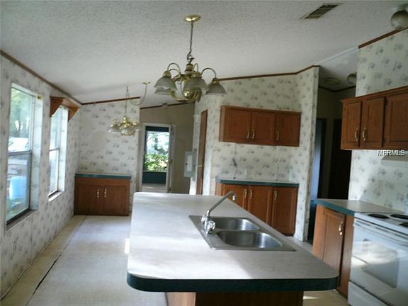 5th image of 10608 Magnolia Dr
