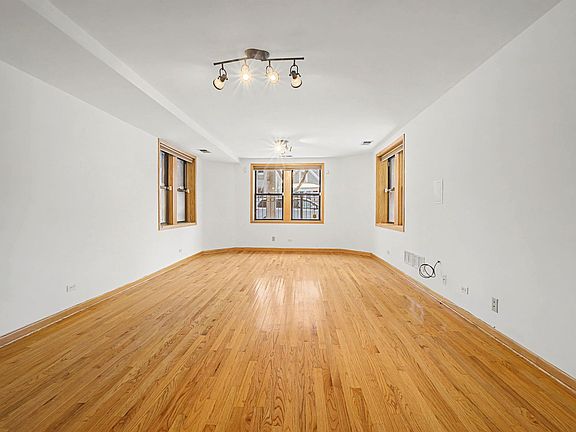 3rd image of 2947 W Belden Ave #1