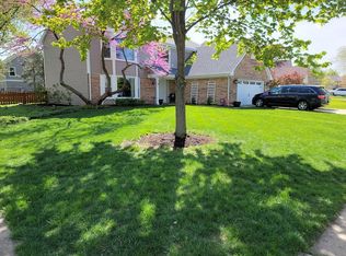 328 Ridgewood Dr, Bloomingdale, IL 60108