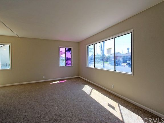 3rd image of 12252 Slater Ave
