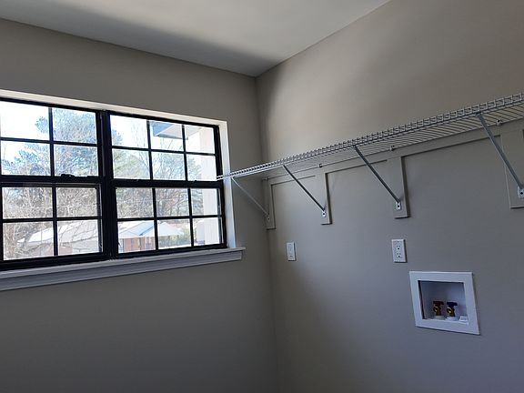 5th image of 1015 S Somerville St