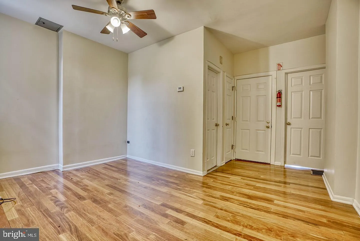 1 bed, 1.0 bath, 525 sqft, $995 — Photo 2