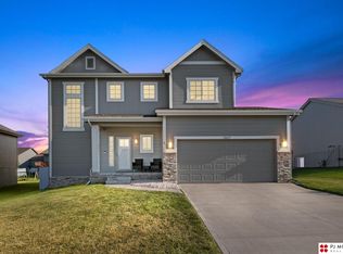 16613 Hanover St, Bennington, NE 68007